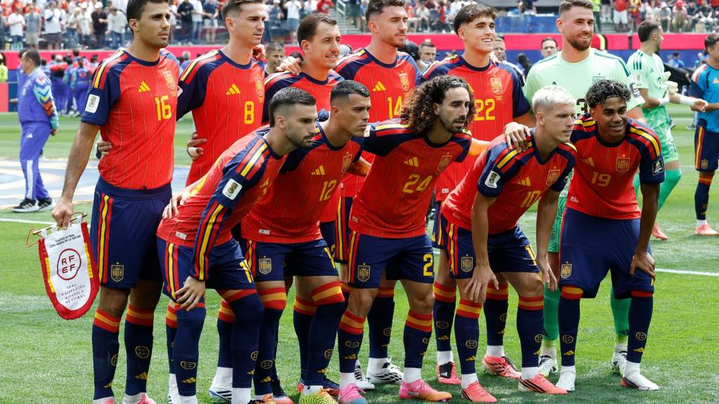 Formasi susunan pemain Timnas Spanyol yang diturunkan dalam pertandingan final Piala Dunia 2026 menghadapi Argentina di stadion utama.
