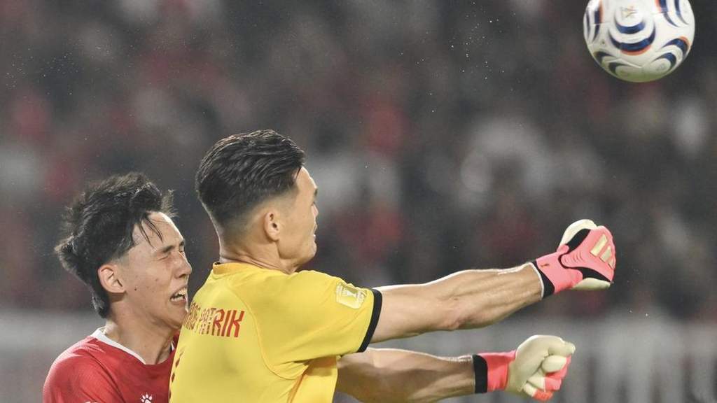 Pelatih Timnas Indonesia John Herdman saat memimpin sesi evaluasi dan persiapan tim menjelang laga tandang Piala AFF 2026.