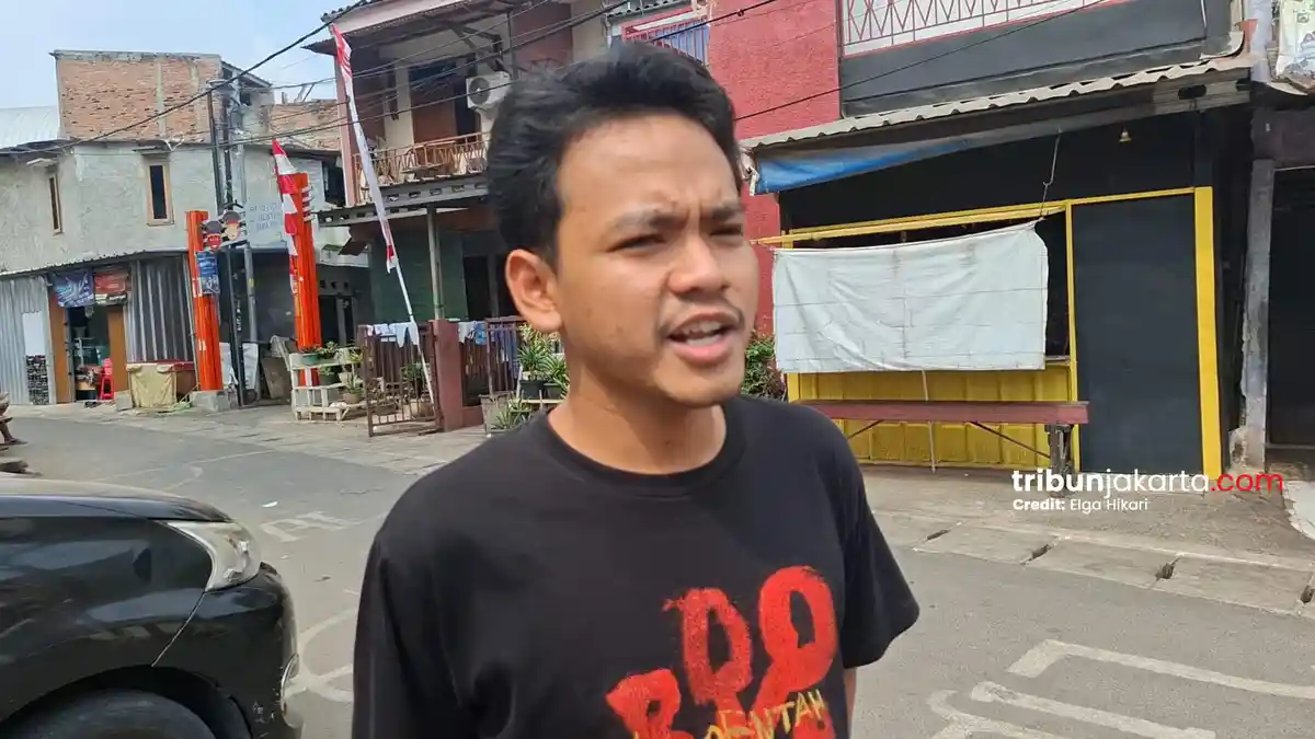 Suasana kawasan Menteng, Jakarta Pusat, tempat berkumpulnya para pendukung Persija Jakarta yang sedang membicarakan laga semifinal Piala Presiden.